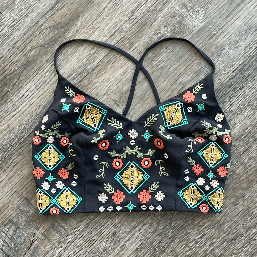 Crop top with cris cross straps and knitted design